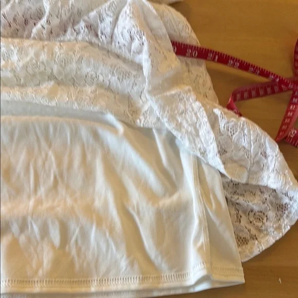 Elegant Off-Shoulder Lace Mini Dress - Picture 9 of 11